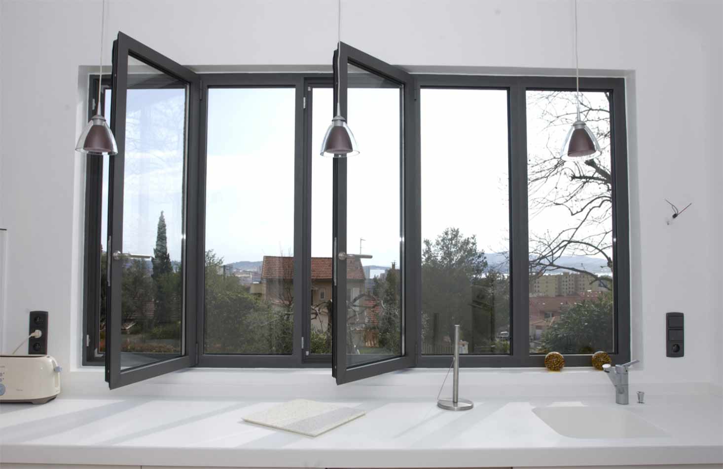 povorotnie-aluminievie-okna